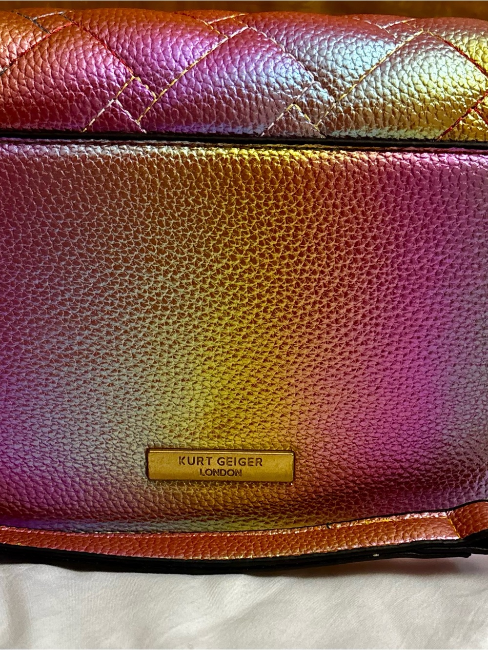 Brand New!! Iridescent Quilted Shoulder Bag in Pink-Gold - Picture 3 of 8